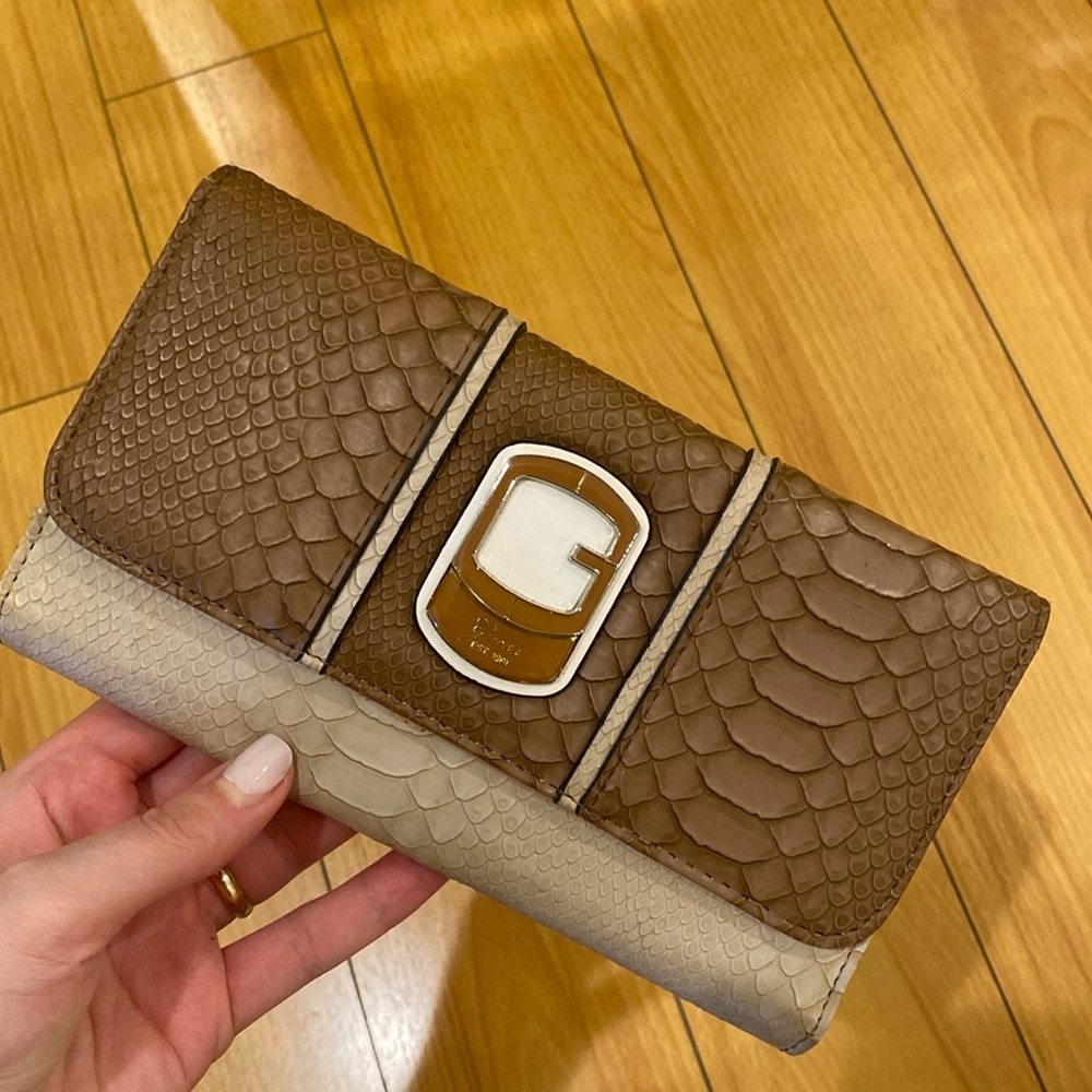 Guess Wallet